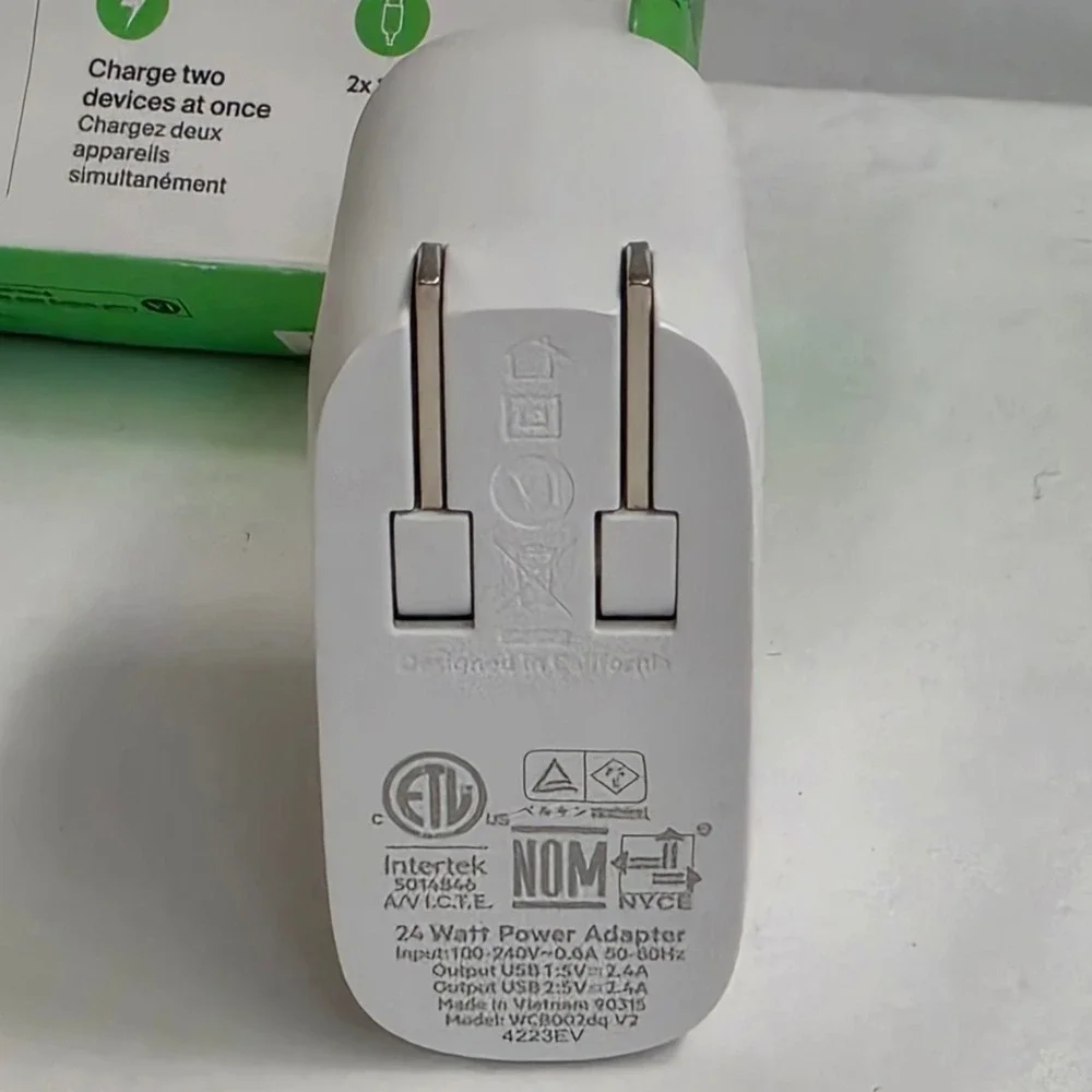 Belkin BoostCharge 24W Dual USB-A Wall Charger White WCB002dq V2